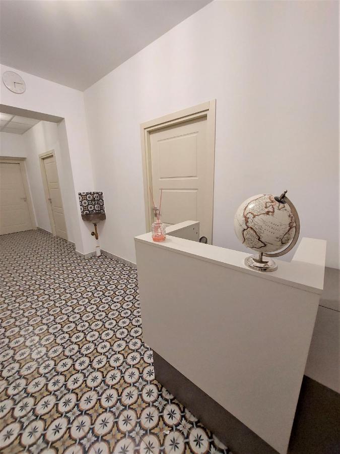 Leone Apartments Палермо Екстер'єр фото